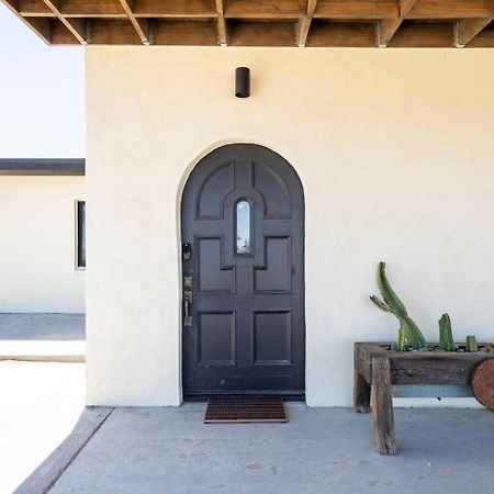 Starlight Mesa In Joshua Tree With Fire Pit Circle And Privacy Vila Yucca Valley Exterior foto