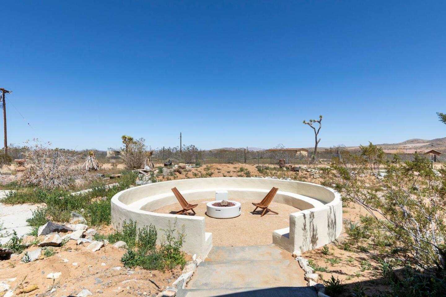 Starlight Mesa In Joshua Tree With Fire Pit Circle And Privacy Vila Yucca Valley Exterior foto