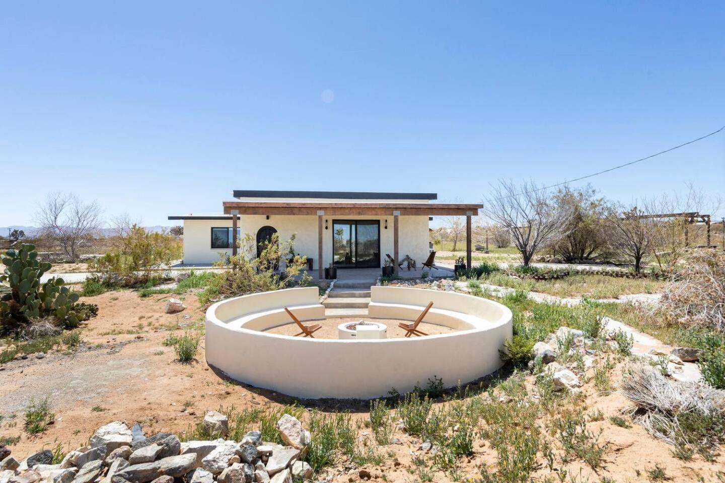 Starlight Mesa In Joshua Tree With Fire Pit Circle And Privacy Vila Yucca Valley Exterior foto